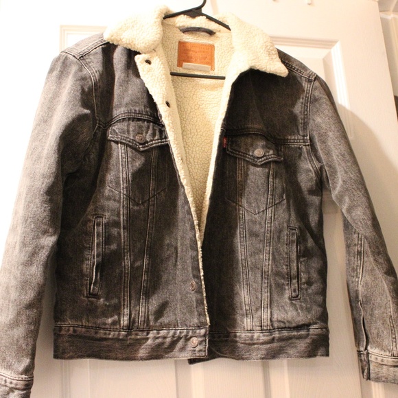 Levi's Jean Trucker Jacket - Picture 1 of 4